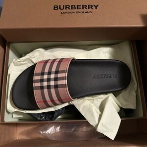 *BRAND NEW* 100% AUTHENTIC